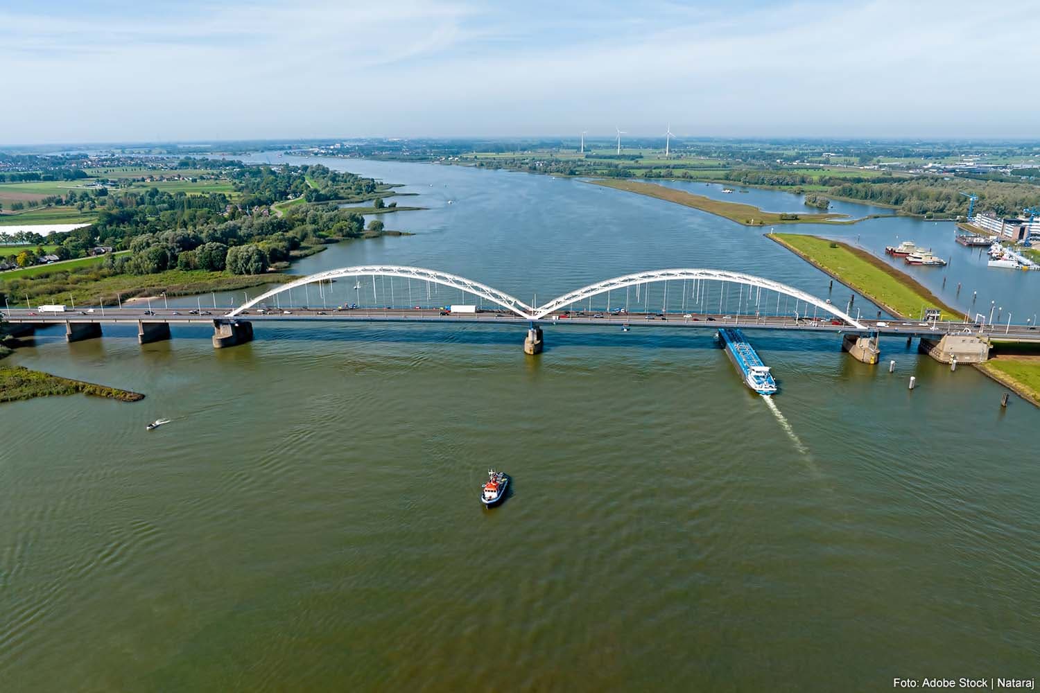 Merwedebrug Closure for Resurfacing to Lighten Structure