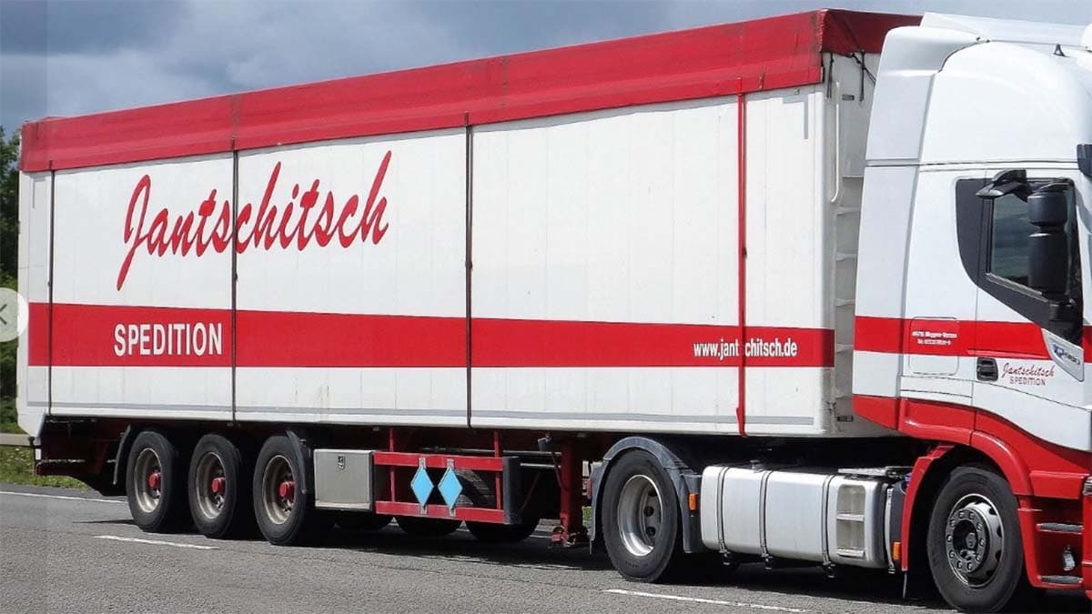 German Transport Firm Seeks Stolen Trailer with Aluminum Shredder from Nettetal