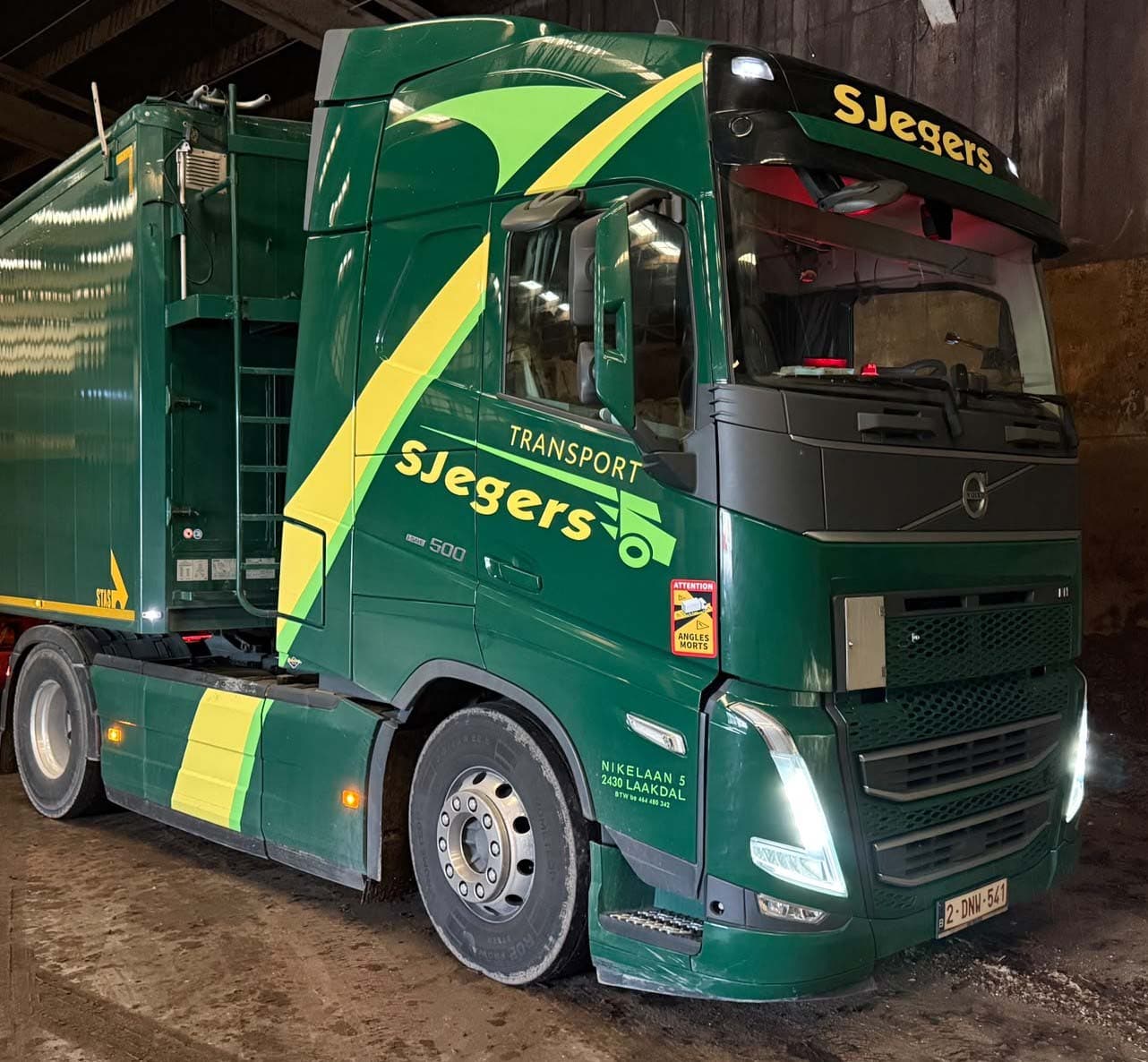 Two Volvo FH Trucks Stolen from Sjegers Transport in Londerzeel, Belgium