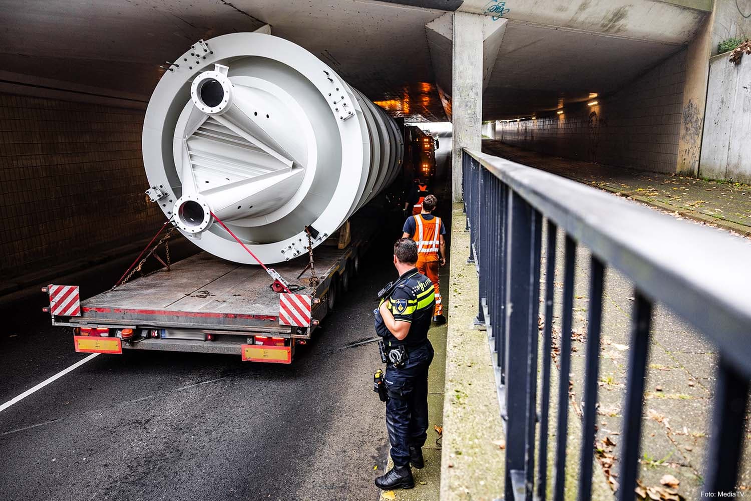 Oversized Transport Tank Stuck Under Pieterman Tunnel in Zwijndrecht