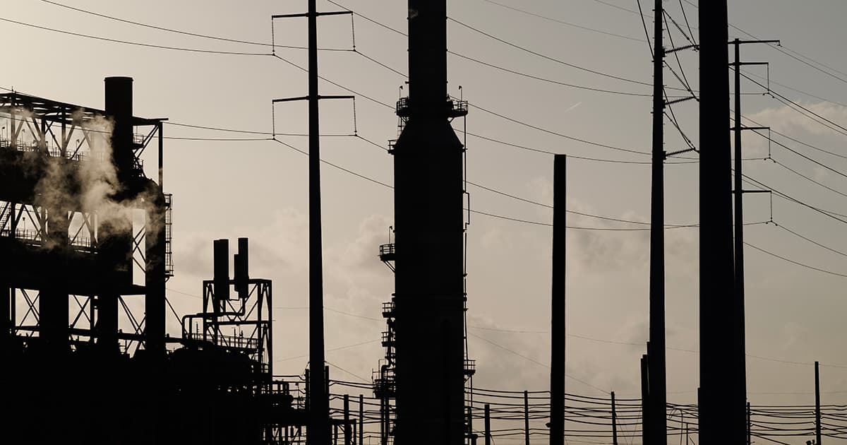 Oil Prices Fluctuate Following US Strikes on Iran