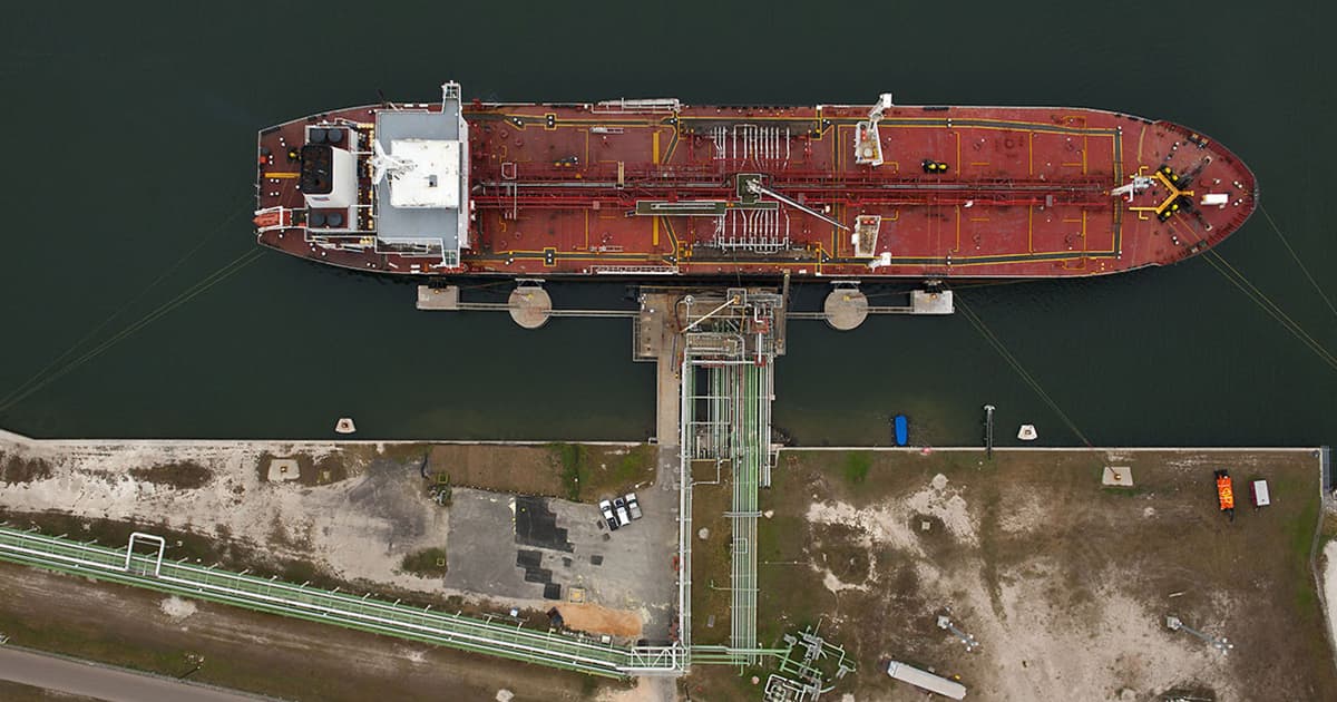 Oil Companies Accelerate Tanker Acquisitions Amidst Market Volatility and Geopolitical Shifts