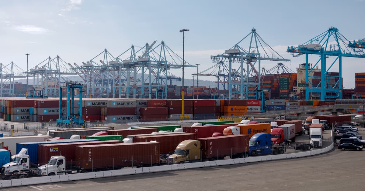 Trump Administration Begins Processing Tariff Refunds, Boosting Second-Half Earnings