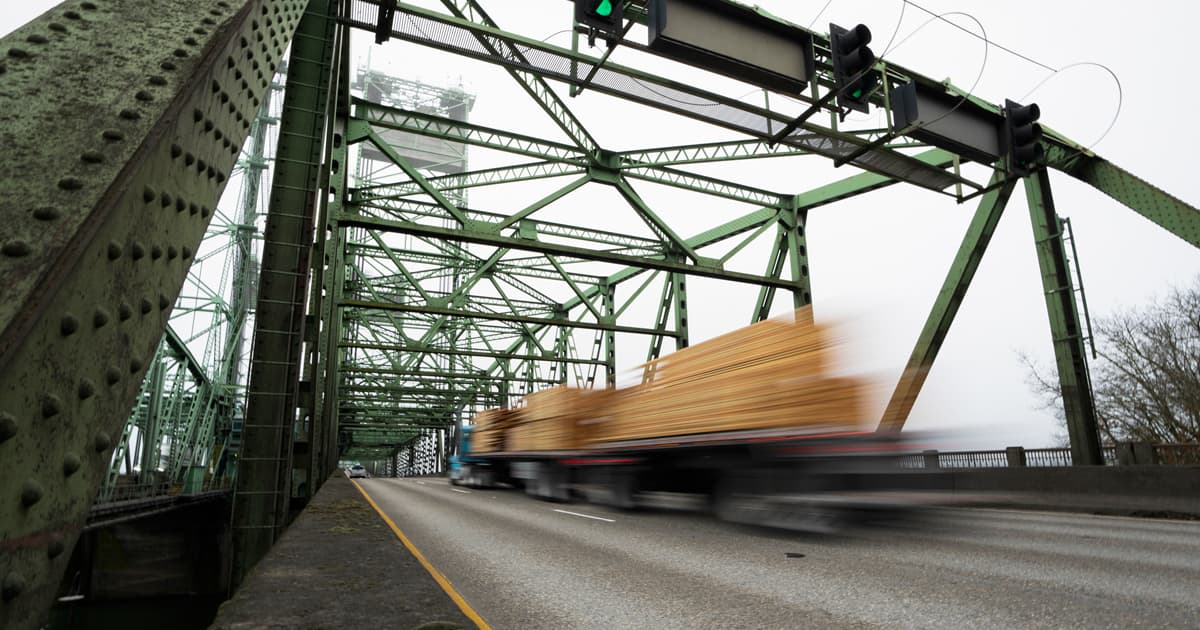 US Truck Tonnage Index Declines in May Amidst Tightening Capacity