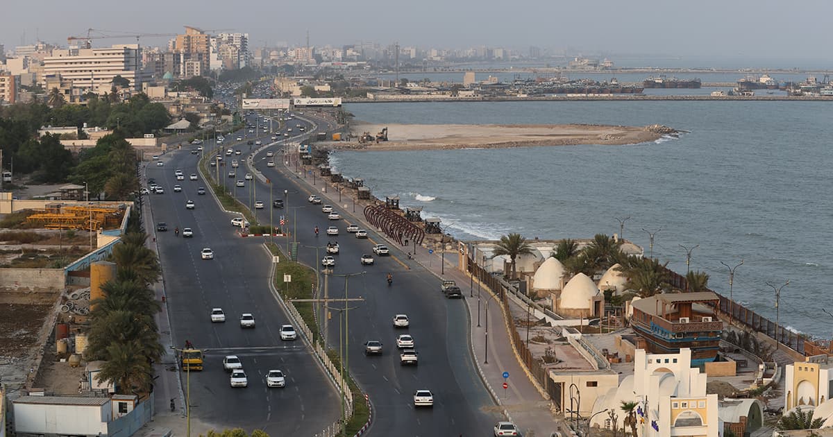UAE Halts Trade with Iran, Threatening Key Economic Ties
