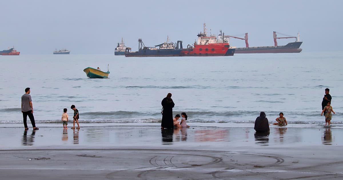 Oil Prices Decline Amidst Anticipated US Sanctions on Iran