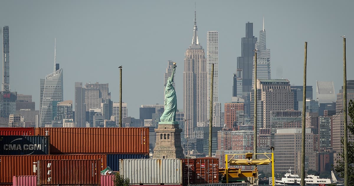 US Trade Deficit Shrinks to $73.3 Billion as Imports Decline in June
