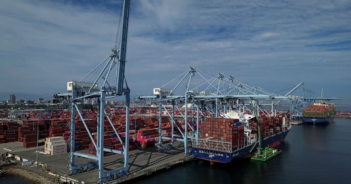 US States Challenge New Tariffs Imposed by Trump Administration