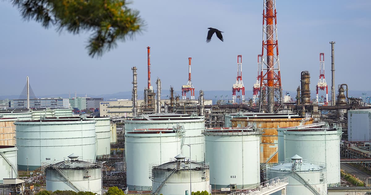 Saudi Arabia Seeks Overseas Oil Storage for Aramco Amid Houthi Attacks