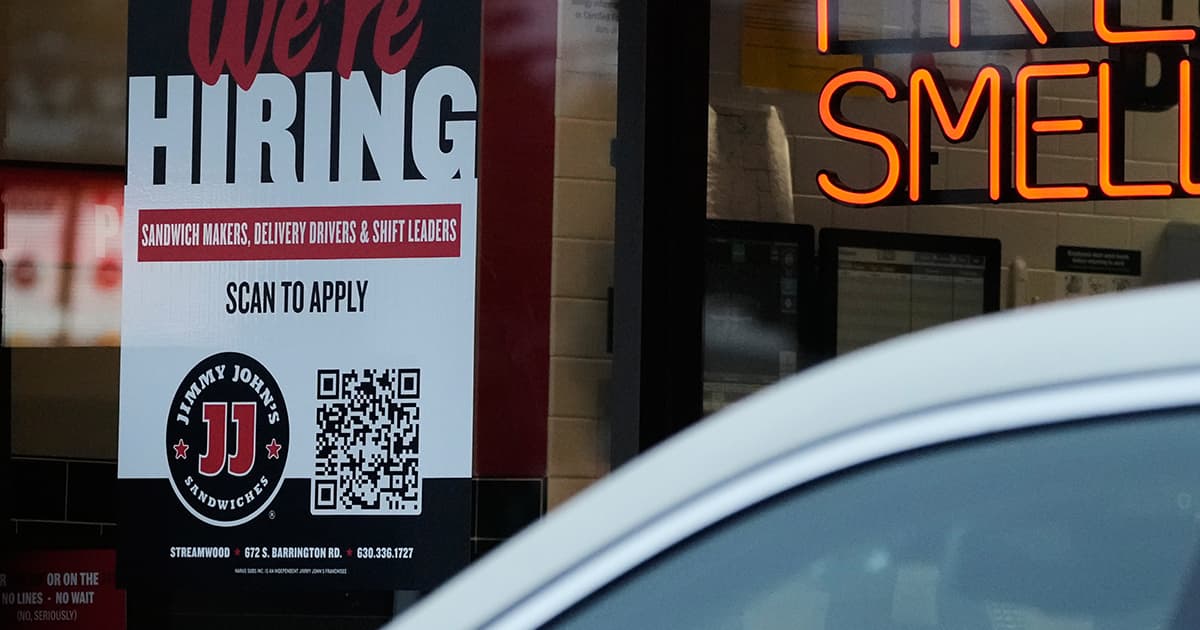US Job Growth Slows Significantly in September, Unemployment Rises Slightly