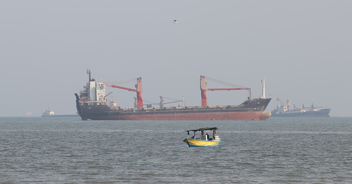 Oil Prices Rise After Seven Tankers Reportedly Damaged in Strait of Hormuz