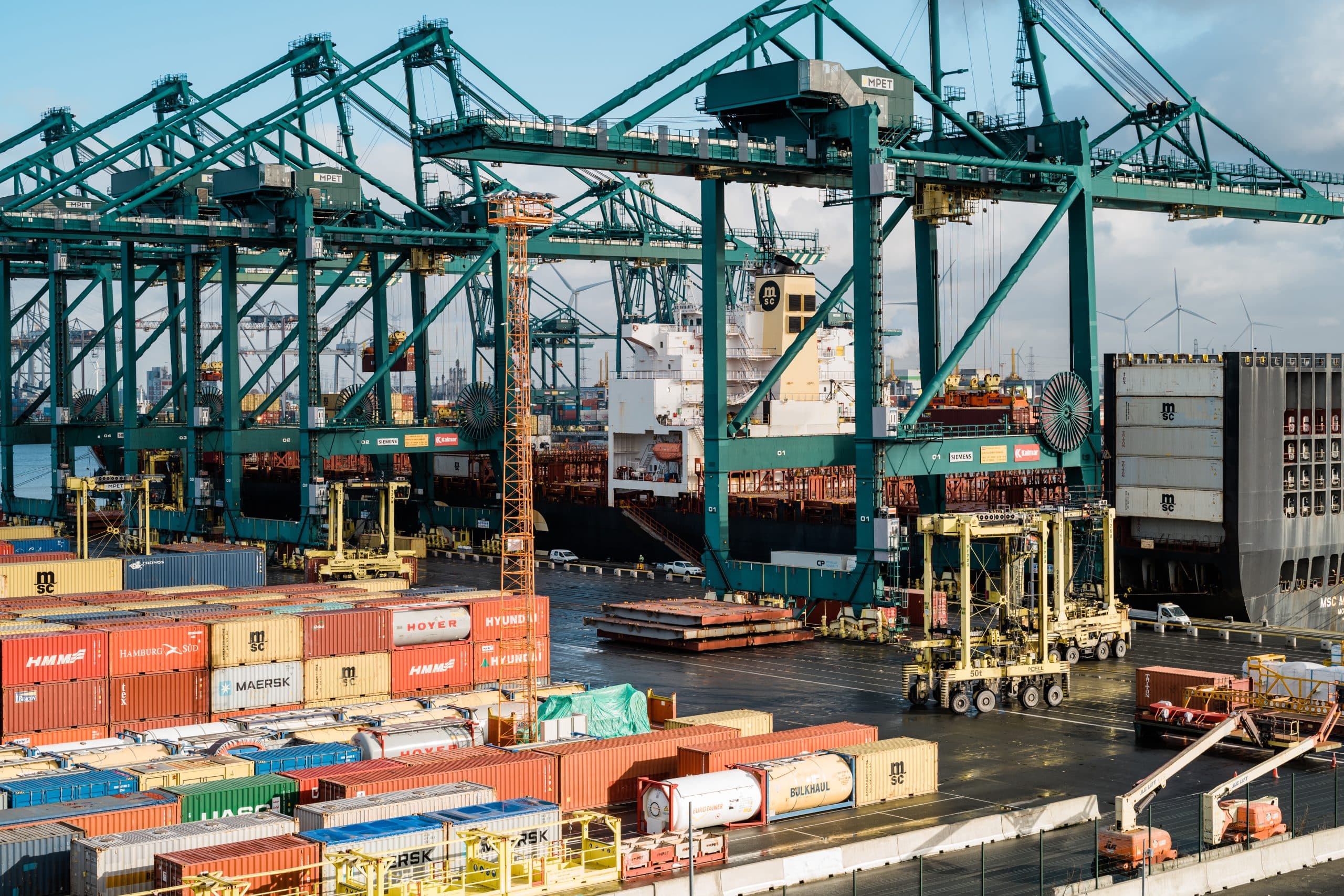 Antwerp-Bruges MPET Terminal Partially Reopens After Hydrofluoric Acid Leak