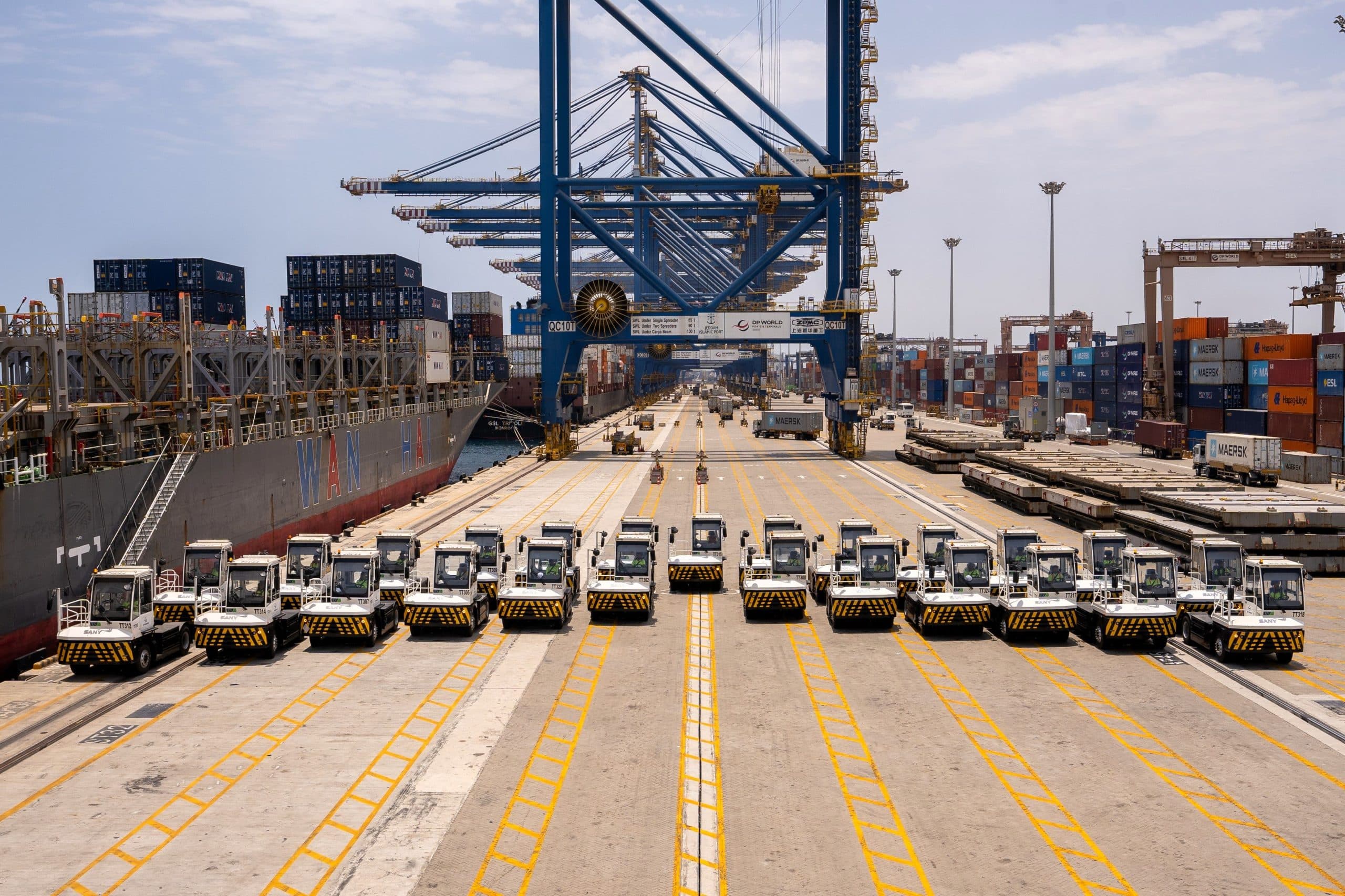 Jeddah Islamic Port Integrates Electric Terminal Tractors at Southern Container Terminal