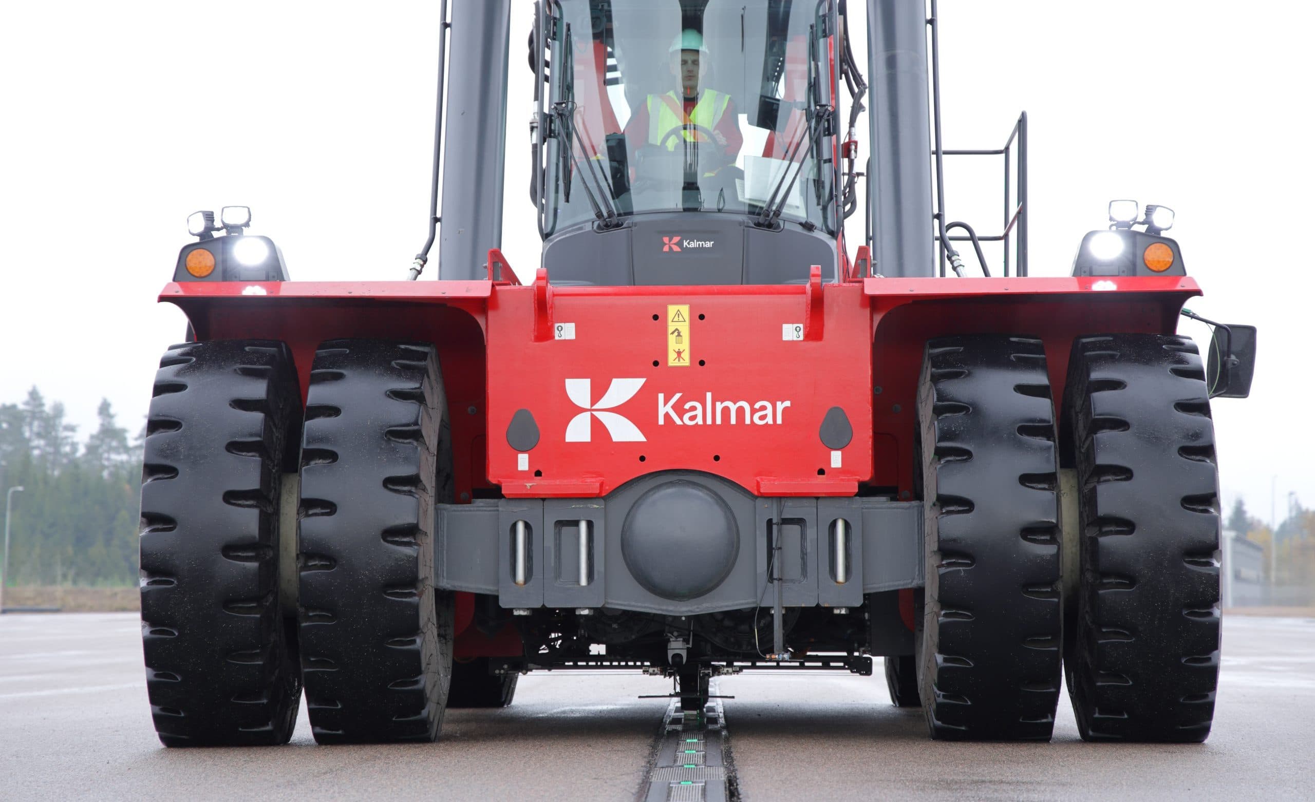Elonroad and Kalmar Test Dynamic Charging for Electric Terminal Equipment