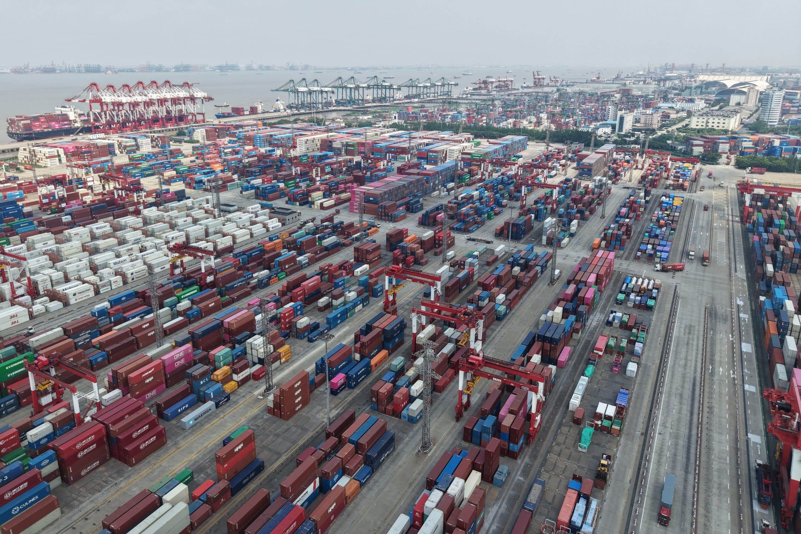 New Typhoon Threatens Shanghai and Ningbo Port Recovery, Worsening Congestion