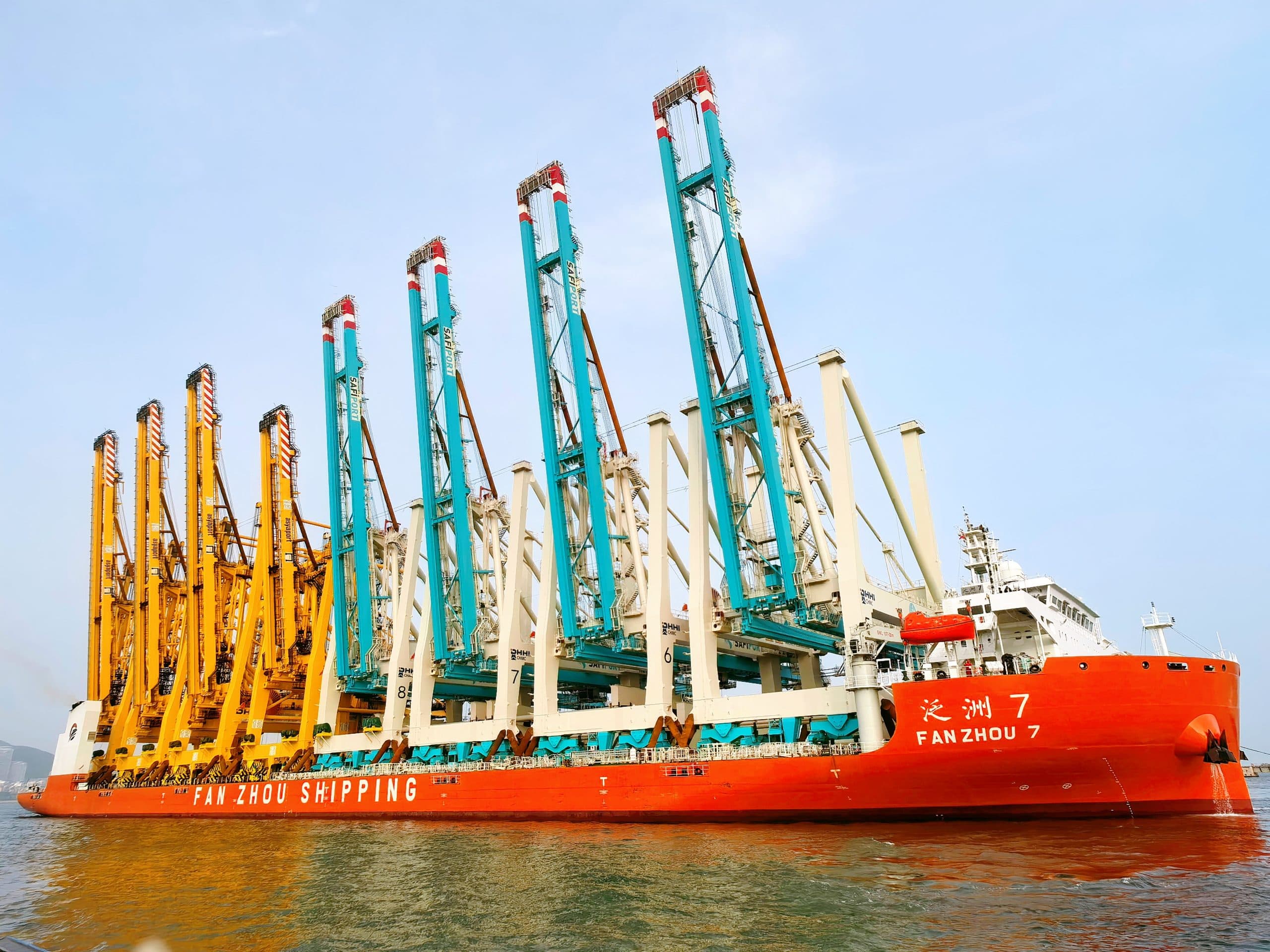 Fanzhou Shipping Transports Eight STS Cranes, Potentially Setting New Record