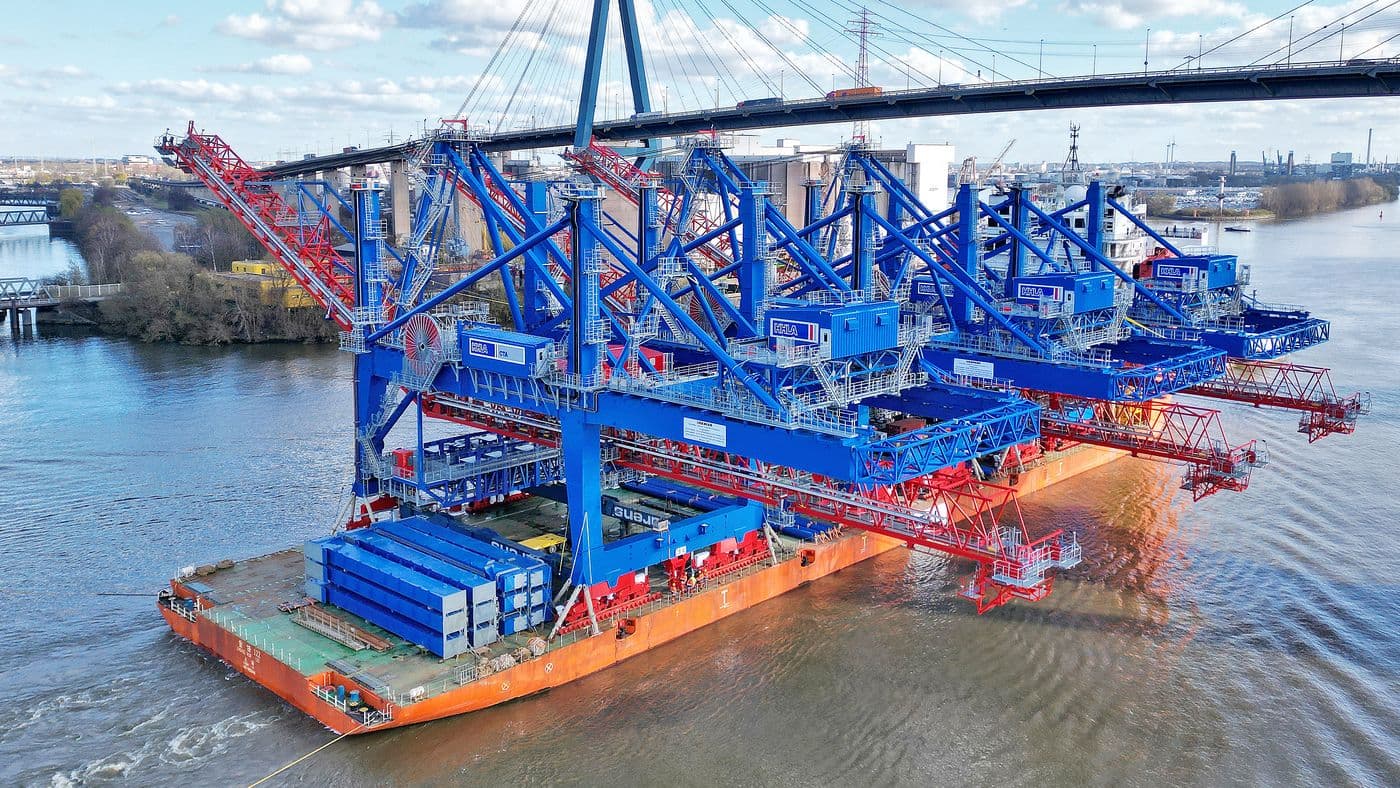 HHLA's Altenwerder Terminal Advances Automation with New STS Cranes