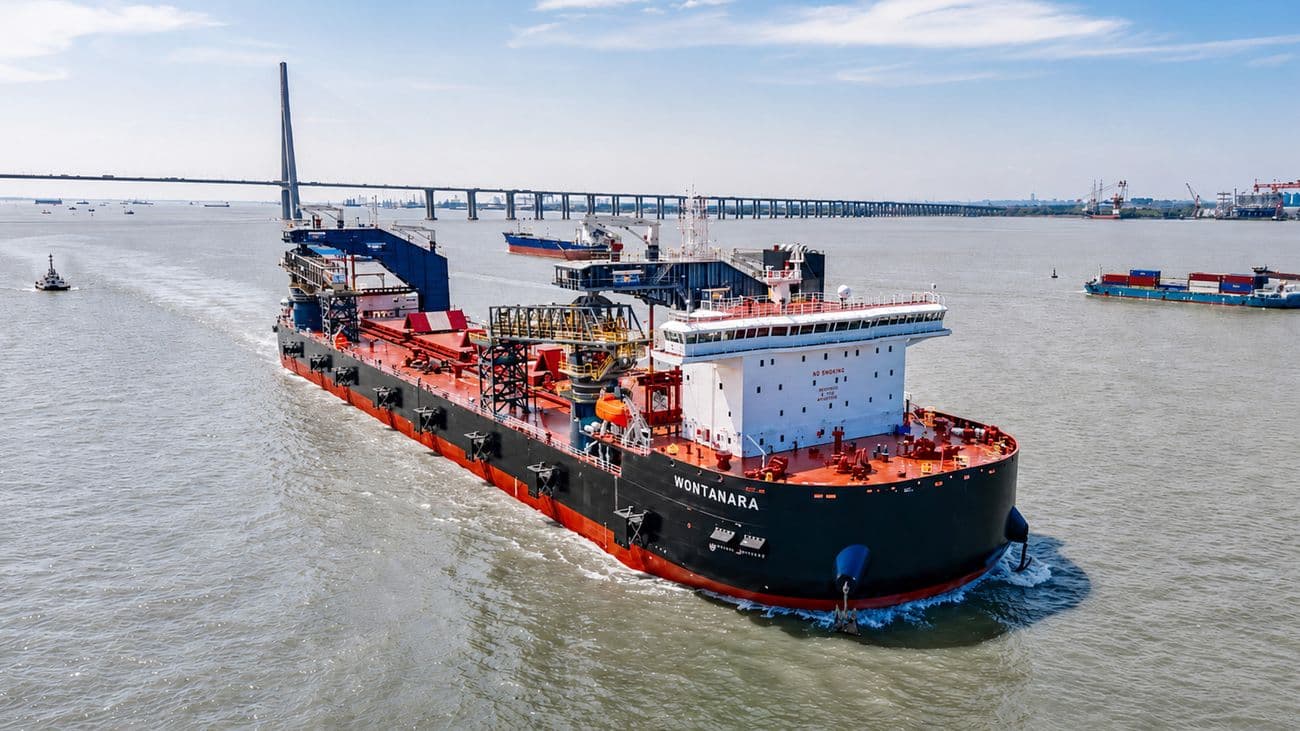 Self-Unloading Vessels Address Logistics Challenges for Remote Mining Operations