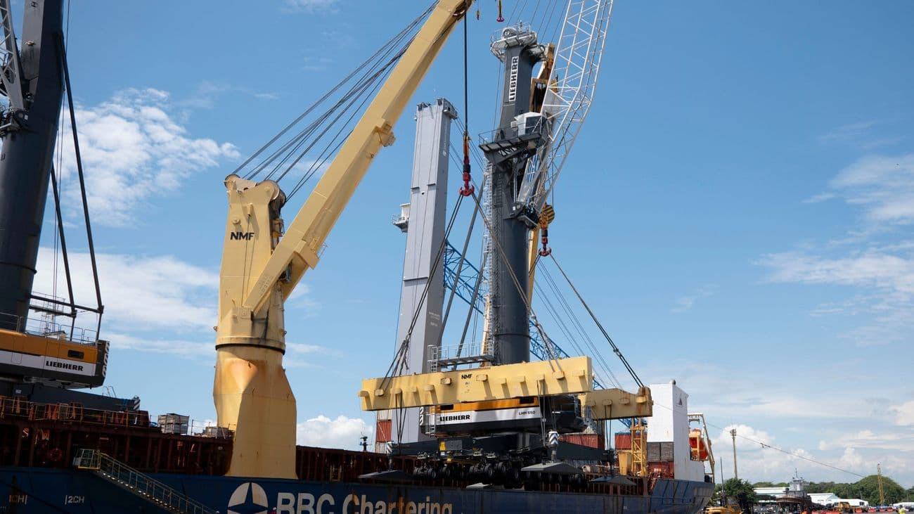 Puerto Quetzal Enhances Capacity with Two New Liebherr Mobile Harbor Cranes