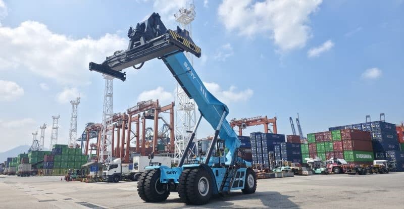 Hongkong International Terminals Deploys First Electric Reach Stacker in City
