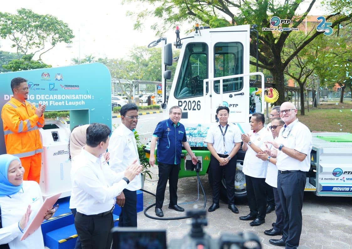 Tanjung Pelepas Deploys 52 Electric Terminal Tractors for Sustainable Operations