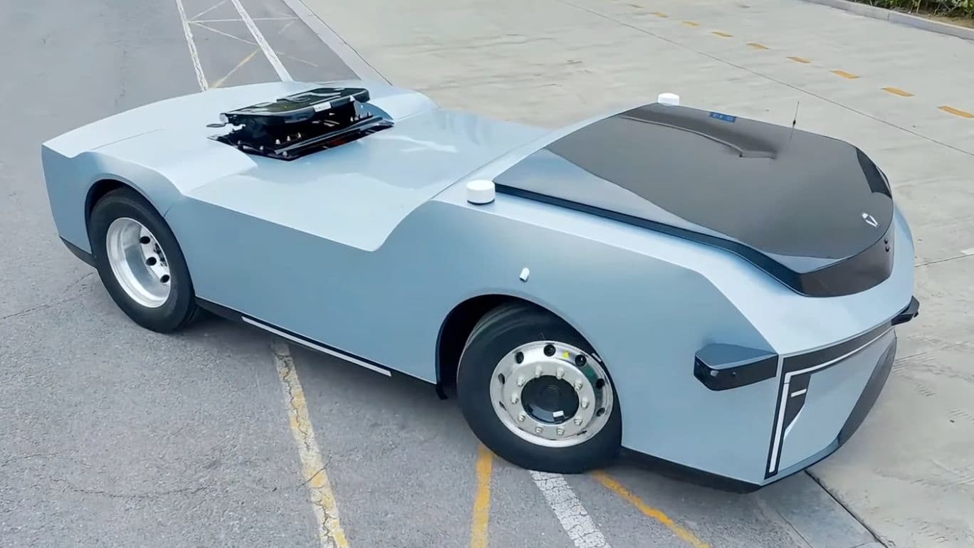 XCMG Introduces Autonomous Prime Mover for Industrial Logistics