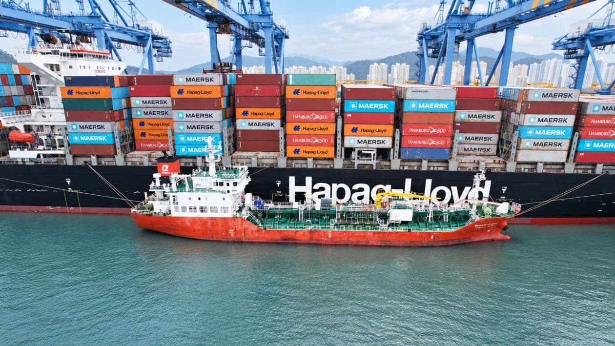 Hapag-Lloyd Completes First Biomethanol Bunkering in Busan