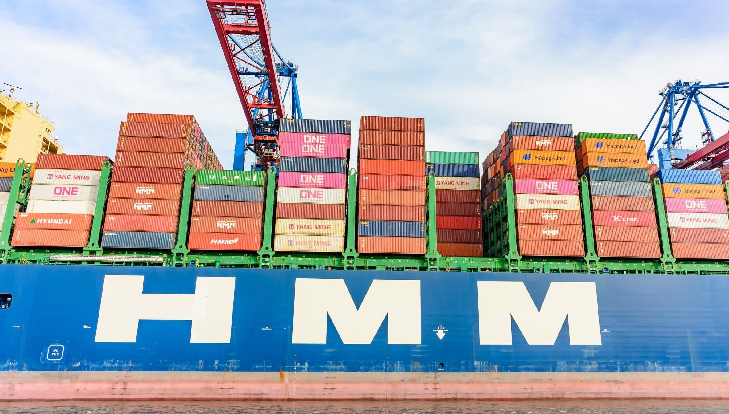 Fire Aboard HMM Platinum Container Ship Nears Resolution, Crew Safe